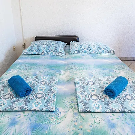 1 With Pool Apartment *