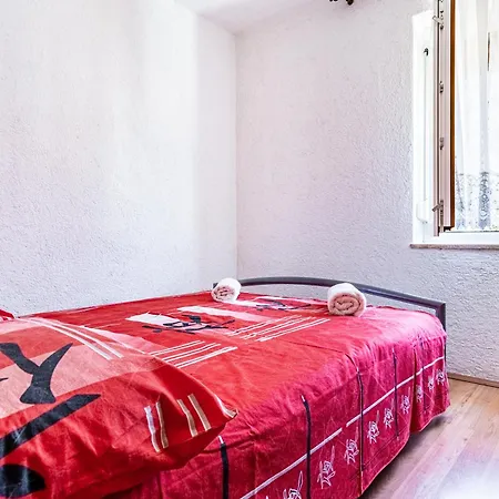 1 With Pool Apartment Pula