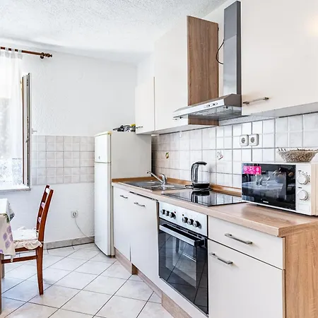 1 With Pool Apartment Pula