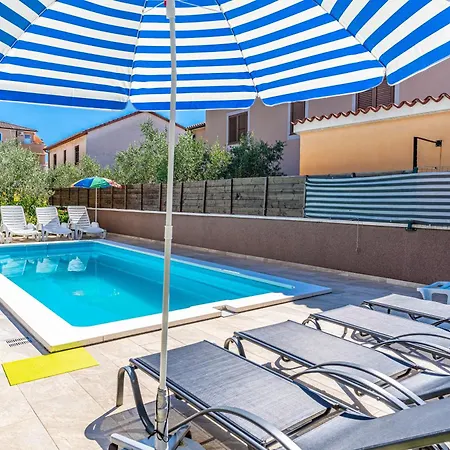 1 With Pool