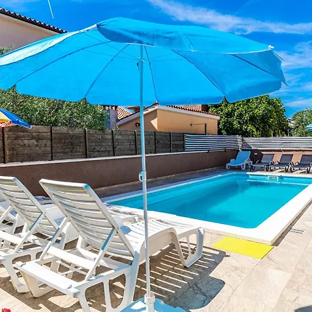 1 With Pool