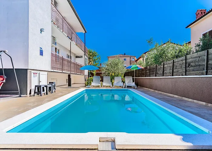 1 With Pool