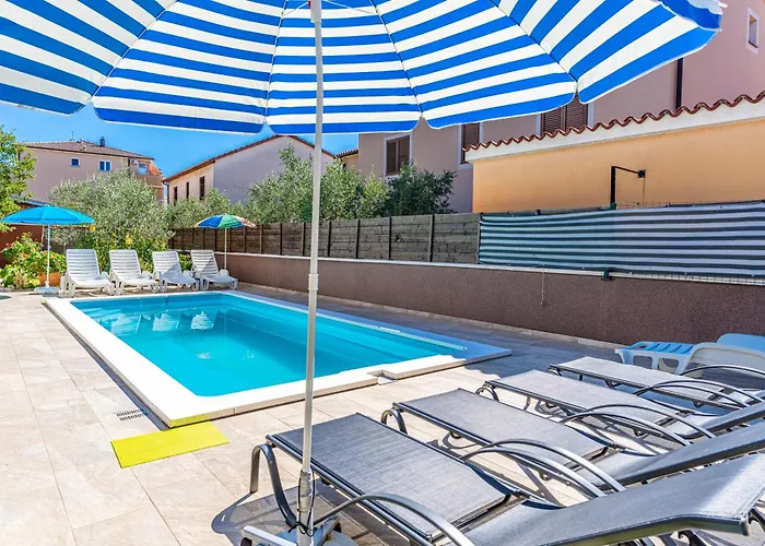 1 With Pool