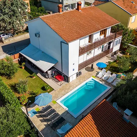 1 With Pool *